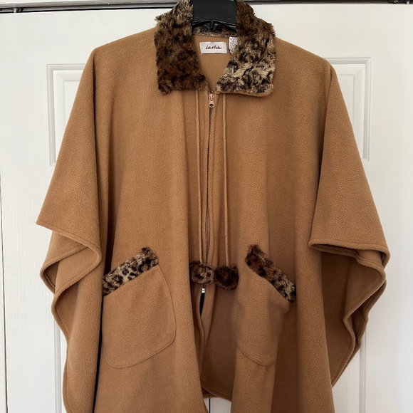 LeModa Poncho Cape One Size Fits Most - Picture 1 of 6